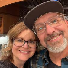 How to make friends with a protective rooster?