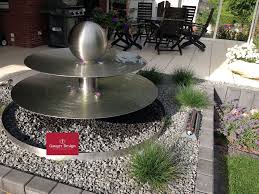 Http Www Designer Brunnen De Wasserschalen Referenzen Htm Gartenbrunnen Brunnen Edelstahlkugeln