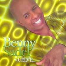 Un Orgullo Tamayero Benny Sadel Breve Biografía de Enmanuel González,  González, conocido artísticaente como Benny Sadel nació en Uvilla, Tamayo,  el 27 de marzo de 1960. Se inició como cantante en la