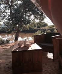 passez un week end insolite en famille dans un lodge africain au coeur de l arriere pays montpellierain calm hebergement insolite lodge africain tente lodge