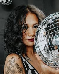 When you take an absolute bombshell of a client, a makeup artist that  explodes with talent, and a stylist who is stuck in the 70s you get an  absolute masterpiece of a