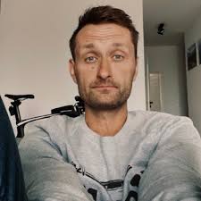 Adam Maliszewski (@poza_schematem)