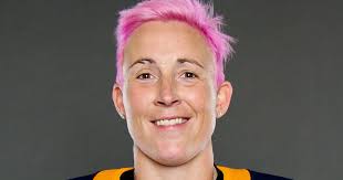 Hockey star kicked out of women's restroom by 'gender police' who thought  she was a man