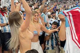 World Cup 2022: Qatar authorities didn't arrest two topless Argentina fans  and they're now safe at home | Marca