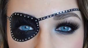 Pirat Schminken Zu Halloween Oder Fasching Ideen Fur Frauen Manner Und Kinder Pirat Schminken Frau Pirat Schminken Und Piraten Make Up