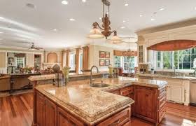 Photos Stephen Curry Sells Alamo Mansion For 6 3m Steph curry was still thirsty after harrison barnes' wedding, so he crashed a house party to chug beers!