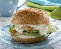 Burger Au Poulet Pane Et Au Fromage Recette Poulet Pane Recettes De Cuisine Recette
