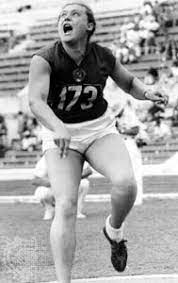 Tamara natanovna pressnb 1 (born 10 may 1937) is a retired soviet athlete who dominated the shot put and discus throw in the early 1960s. Tamara Press Biography Medals Facts Britannica