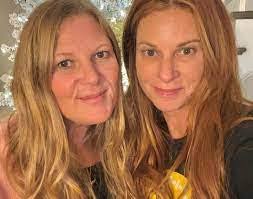 Aimee Morrill's Instagram, Twitter & Facebook