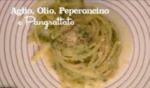 Ingredienti 200 gspaghetti q.b.olio extravergine d'oliva 1 spicchioaglio 1peperoncino 3 cucchiaipangrattato 2pomodori secchi 2 cucchiaiparmigiano reggiano dop 4 fogliebasilico Aglio Olio Peperoncino E Pangrattato La Ricetta Dello Chef Matteo Torretta Ultime Notizie Flash