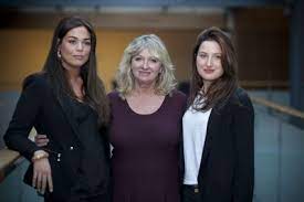 Lola dewaere is a french actress. Abus De Cine Galerie Photo Mince Alors Charlotte De Turckheim Catherine Hosmalin Victoria Abril Lola Dewaere Gregory Fitoussi Mehdi Nebbou Pauline Lefevre Charlotte De Turckheim Dominique Besnehard Pascal Legitimus Anouk Aimee