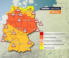 Morgen droht im süden starkregen und sogar nasser schnee bis in die niederungen. Zdf Heute On Twitter Sturmtief Orkan Unwetterwarnung Vor Allem Im Norden Und Osten Hut Regenschirm Heute Gut Festhalten