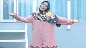 Nomor wa gen halilintar, blackpink, ria ricis sebagai bonus subcriber. Viral Chat Wa Ria Ricis Saat Ditegur Warga Karena Syuting Di Tengah Wabah Corona Ini Jawabnya Tribunnews Com Mobile