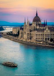 Visionsandvistas The Danube River Budapest Curator In Training Please Be Patient Weltreise Reise Hacks Und London Reise