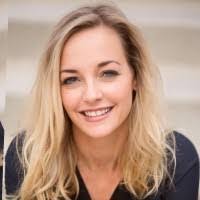 Jen Barrett's Instagram, Twitter & Facebook