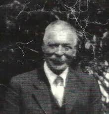 John Newbegin's Instagram, Twitter & Facebook