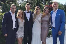 „gdy przyjechał z mamą do babci, był cały siny. Reprezentanci Polski Bawili Sie Na Weselu U Artura Sobiecha Zdjecia Super Express