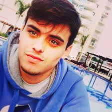 Victor Braatz's Instagram, Twitter & Facebook