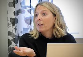 Rektorn för kritiserade elitprogrammet slutar