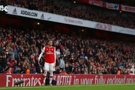Rusya ligi ekiplerinden zenit'in, fenerbahçe'nin mesut özil transferiyle alakalı gelen soruya resmi twitter hesabından attığı tweet sosyal medyada olay oldu. Media Tweets By Mesut Ozil Mesutozil1088 Twitter