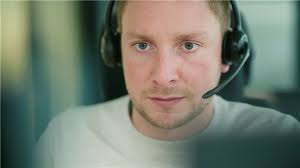 "Ils sont en train de s'entretuer": comment un opérateur du 101 gère les  situations d'urgence