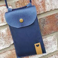 Nähe diese stylische handytasche mit unserem kostenlosen schnittmuster. Handytasche Lilly Schnittmuster Crearesa De