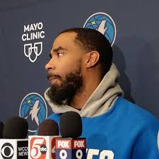 Former Laker Julius Randle and Mike Conley reflect