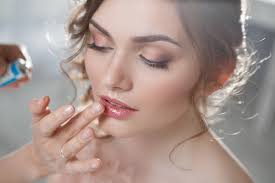 Maquillage de mariage pour une mariée rayonnante