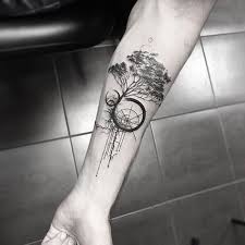 Geometrische Baum Tattoo Blackwork Lieblings Tattoo Mit Bildern Geometrische Tatowierungen Tatowierungen Geometrisches Tattoo