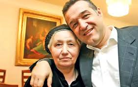 Gigi becali pe post de mona lisa am citit. Gigi Becali ViaÈ›Äƒ Ca Un Scenariu De Film Mama M A NÄƒscut Intr Un LagÄƒr De Concentrare Ce Avere Are Acum