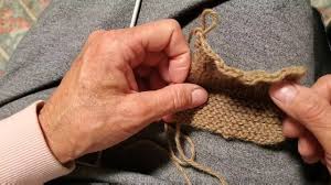 Simple yet effective free knit and purl stitch with an argyle stitch that looks good on both sides. Gypsy Wagon Knits Basics Bind Off In Pattern Tracy Wright