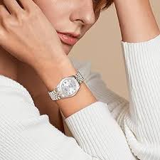 Amazon.com: BUREI Reloj de negocios para mujer con fecha de día, movimiento  de cuarzo analógico, pulsera de acero inoxidable de oro plateado, reloj de  moda para mujer, cara pequeña, diamante, resistente al