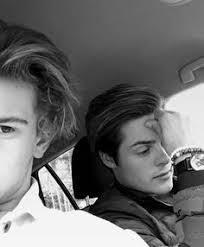 Thomas Heyes's Instagram, Twitter & Facebook