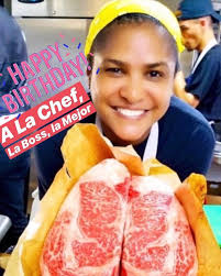 Hoy cumple años la jefa, la...