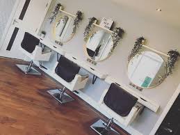 Hair Salon Decor Hair Salon Decor In 2020 Salon Suites Decor Hair Salon Decor Beauty Salon Decor