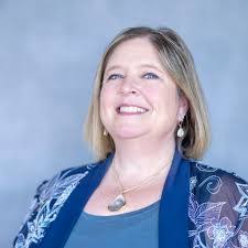 Sarah Roos's Instagram, Twitter & Facebook