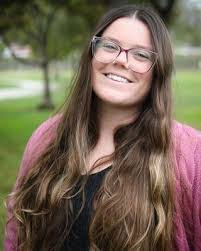 Elizabeth Holmberg's Instagram, Twitter & Facebook