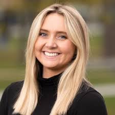 A few weeks ago I graduated from the University of Vermont with a BSBA in  finance and marketing as well as a minor in sports management! I am so  grateful for my