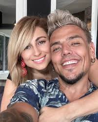 Exclusiva! 🔥 Sara Vega, novia del actor y fotógrafo Eloy Mora, nos contó  que ya no solo andan de manita sudada, ¡sino que tomaron la decisión de  vivir juntos hace 3 meses!