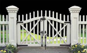 A simple side or garden gate. Recommended Ways To Build A Strong Fence And Garden Gate Old House Journal Magazine