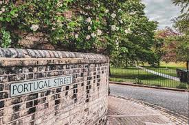 Secrets of King's College Cambridge, Hawking, Darwin, Newton