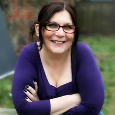 Diana Brooks (@BrookyDiana)