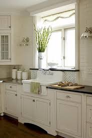 You May Think Of Rustic Kitchen Cabinets Decor Only In Terms Of Worn Distressed Or Farmhouse Kitchen Cabinets Kitchen Inspirations Modern Farmhouse Kitchens