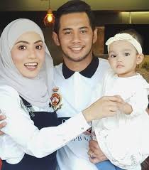 Fizo omar sepertinya sudah move on dari bekas istrinya, mawar abdul. Bila Anak Sudah Berkahwin Jangan Campur Tangan Terkesan Perpisahan Fizo Mawar Wanita Beri Hint Punca Masalah Rumah Tangga Mereka Lobak Merah