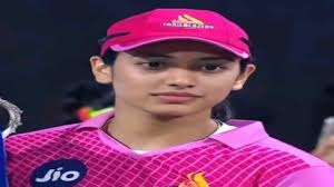 Bengaluru FC hand extensions to Leon Augustine, Namgyal Bhutia