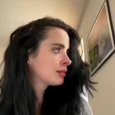 Mandy Marvin's Instagram, Twitter & Facebook