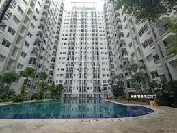 Hunian ini dilengkapi dengan fasilitas seperti kolam renang, spa, resto, taman, pusat kebugaran, keamanan, parkir dan sebagainya. Sewa Apartemen Di Jakarta Selatan Tak Berperabot Terlengkap Harga Murah Rumah