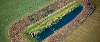West Kennet Long Barrow Salisbury And Stonehenge