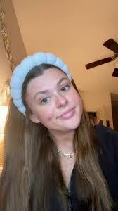 Anna Roscoe's Instagram, Twitter & Facebook