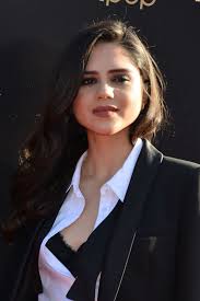 The film will also star sasha calle as supergirl, kiersey clemons as iris west, maribel verdú as nora allen (barry's mother in the dceu), and ron livingston, who will be replacing billy crudup as the daily planet is working diligently on deciphering the glyphs shown on supergirl's personal insignia. Sasha Calle Supergirl Art